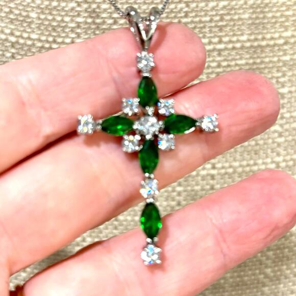 Delicate green & white crystal cross pendant silver chain religious jewelry - Picture 2 of 5